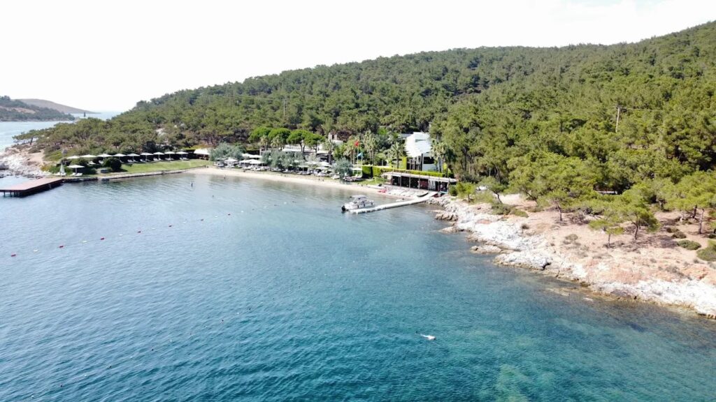 Cunda Adası, Ege'nin doğal güzellikleriyle ünlü en güzel adalarından biridir. 